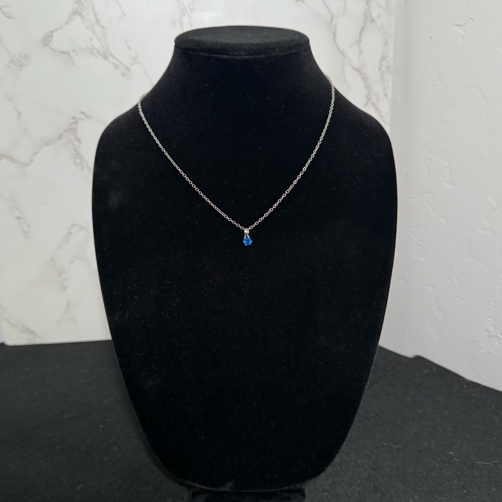 Elegant Silver Necklace with Blue Pendant